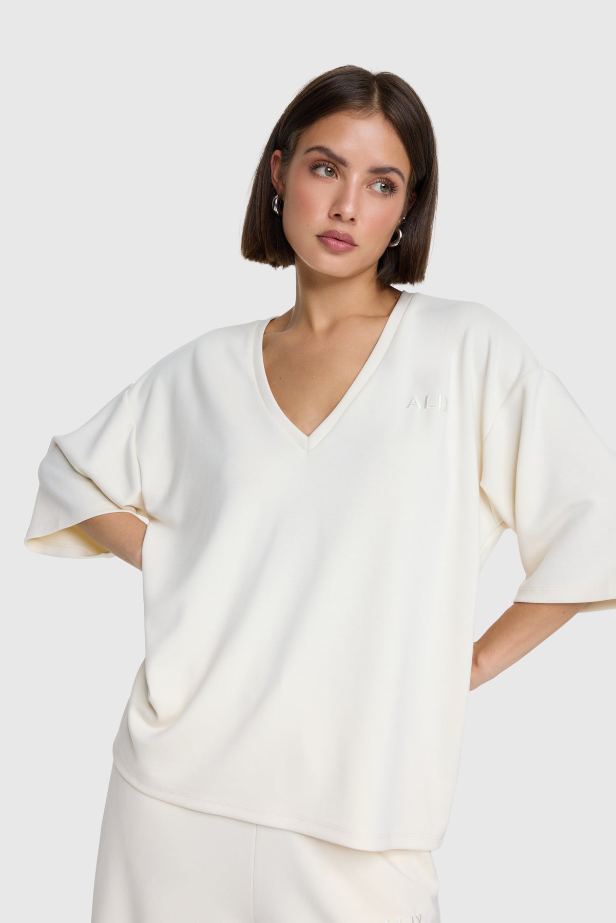 SCUBA V-NECK TOP